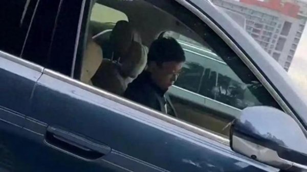 股票投资配资 深圳交警回应“余承东疑似开车睡觉”：睡觉等行为影响安全，不允许
